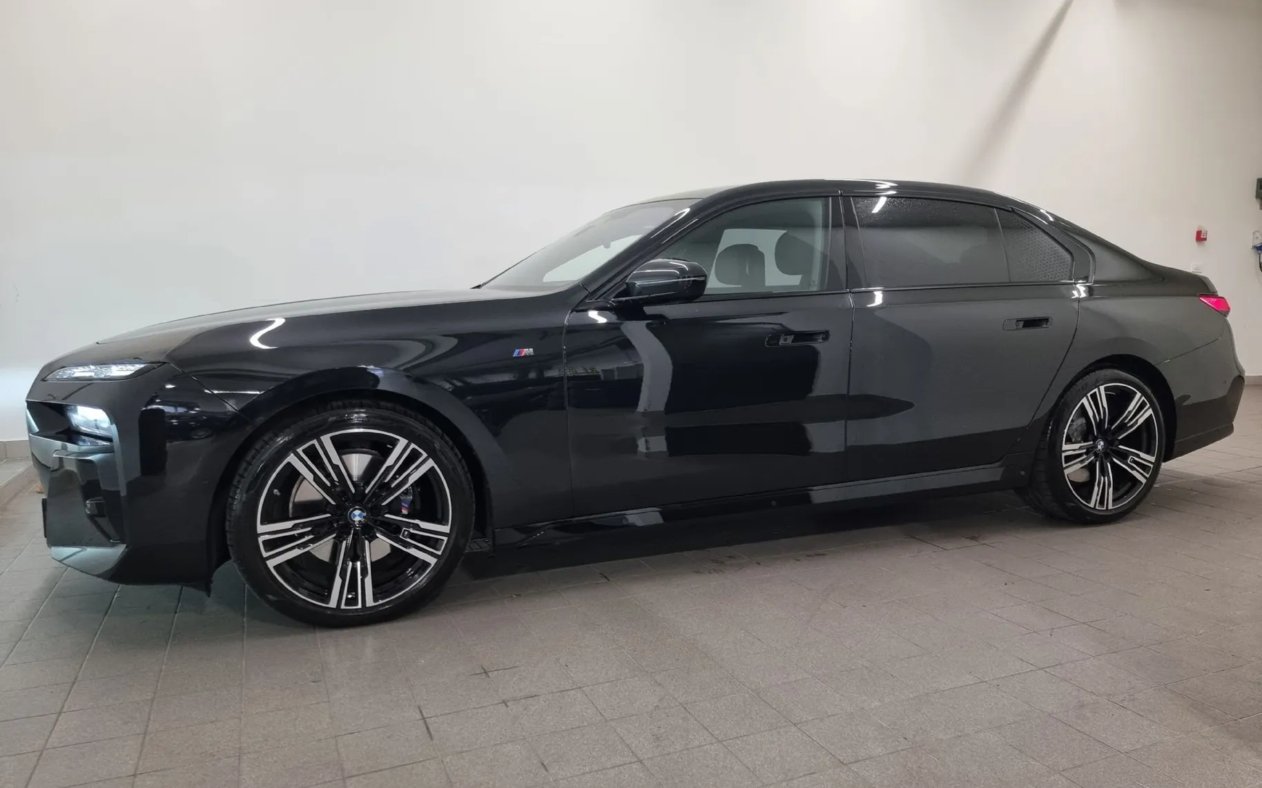 Zunanja slika - BMW Serija 7 - 740d xDrive - 3
