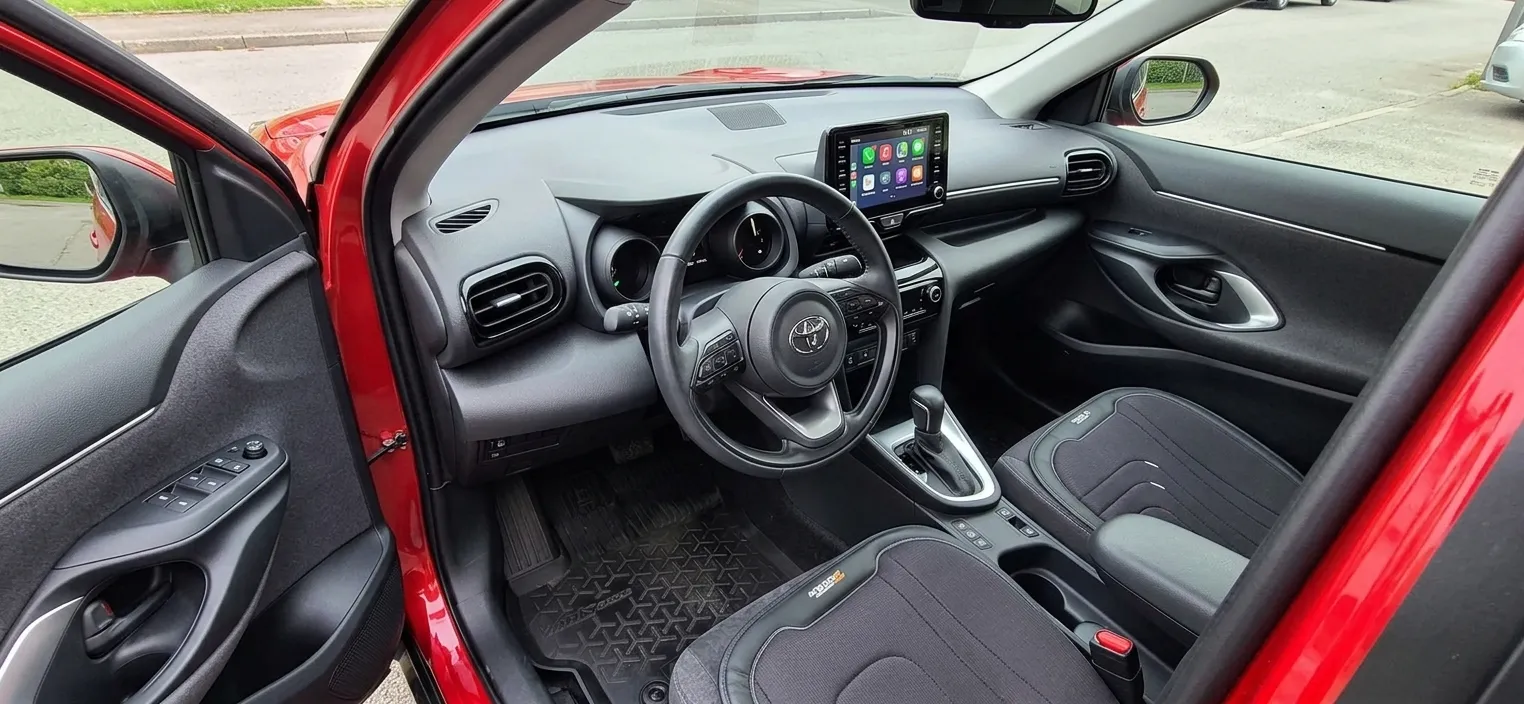 Notranja slika - Toyota Yaris Cross - Hybrid 1.5 HSD 5D E-CVT SOL + ASSIST - 7