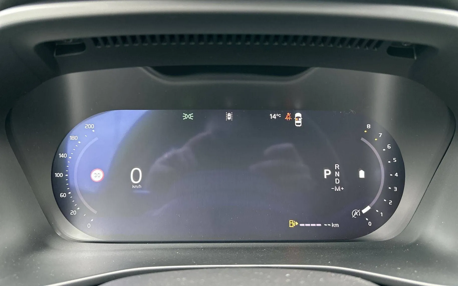 Notranja slika - Volvo XC40 - B3 P Core AT DCT... - 27
