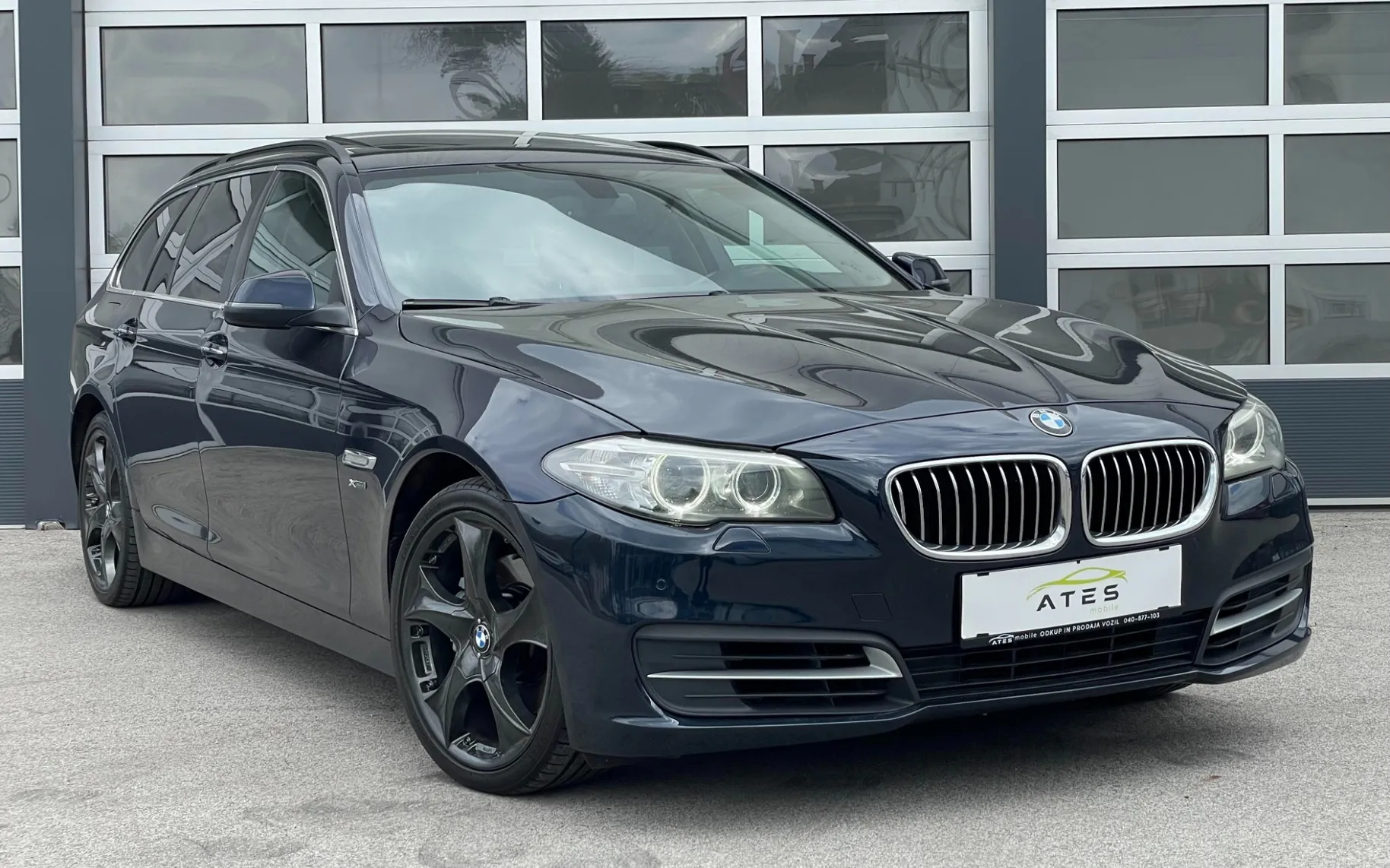 Zunanja slika - BMW Serija 5 - 520d xDrive touring Avt. - 3