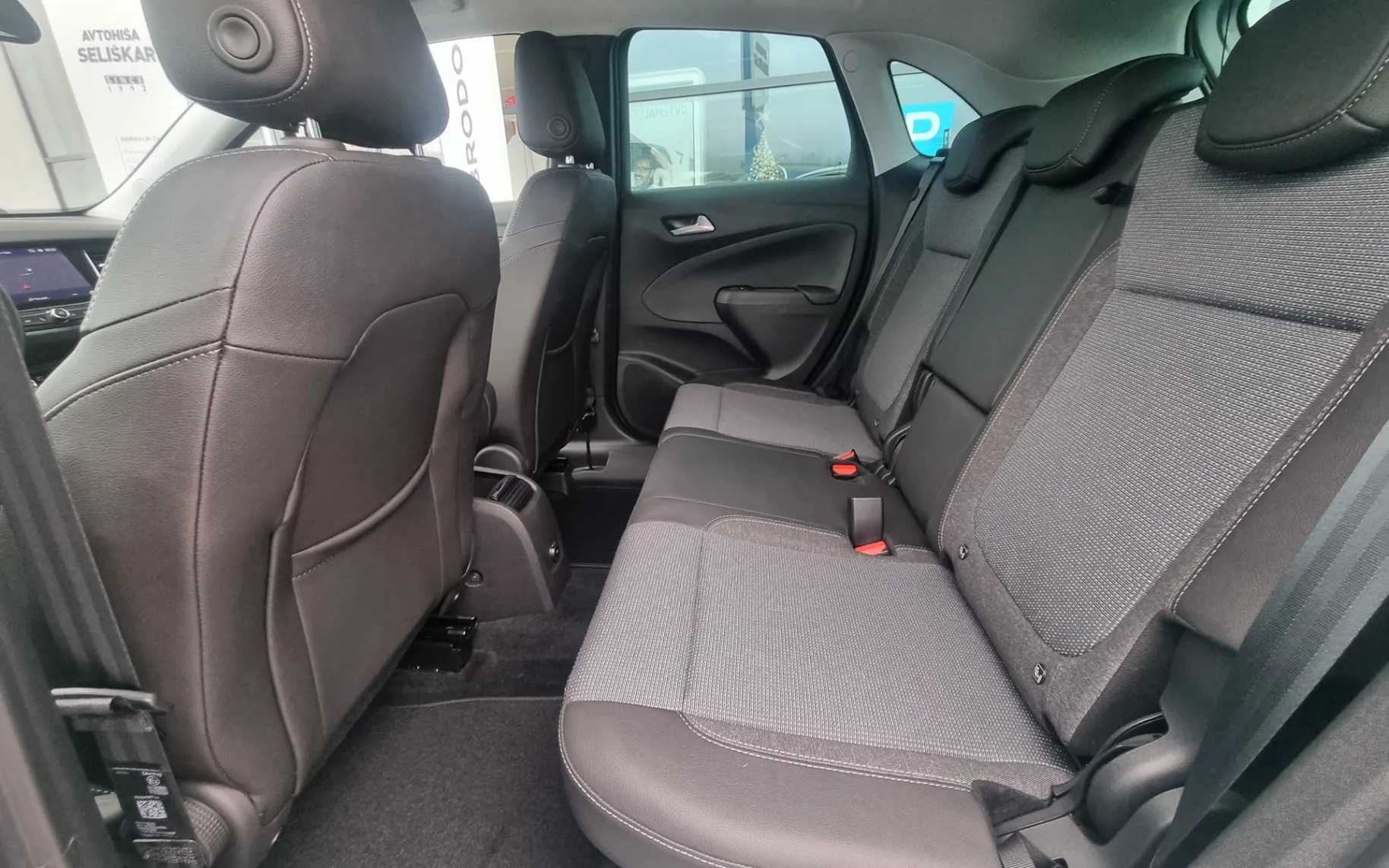 Zunanja slika - Opel Crossland X - 1.2 TURBO 81KW  ELEGANCE - SAMO 9.402 KM + AKCIJA - 9