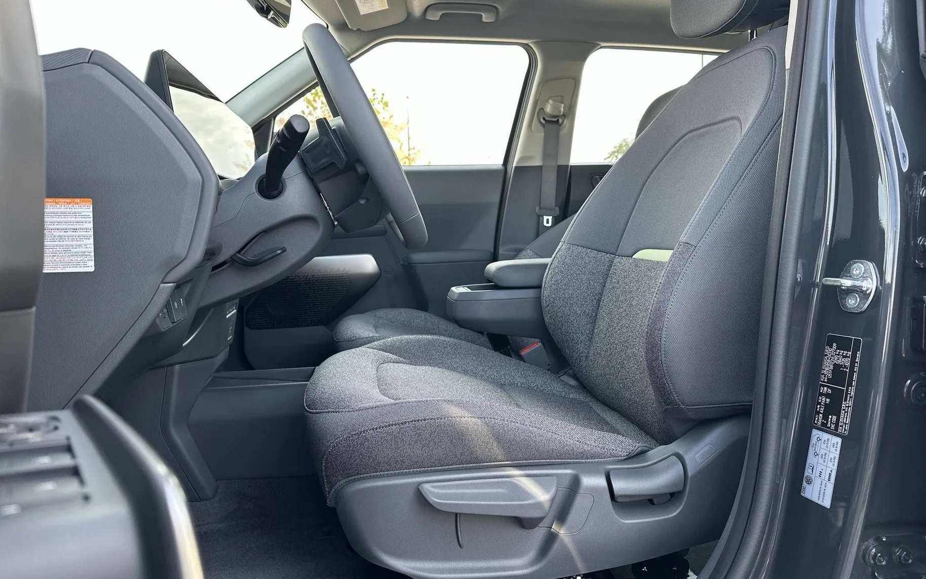 Notranja slika - KIA EV2 - 42.2 kWh Air - 10