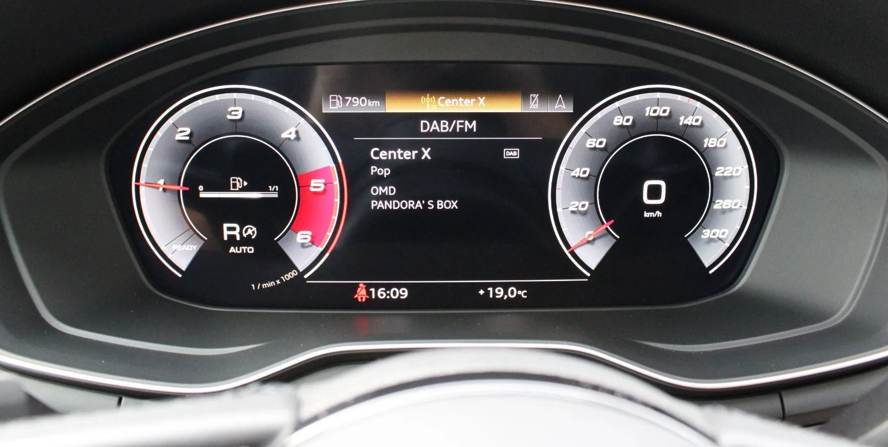 Zunanja slika - Audi A4 - Avant 35 TDI S tronic_VIRTUAL_KAMERA_LED_2X PDC_ALU - 20