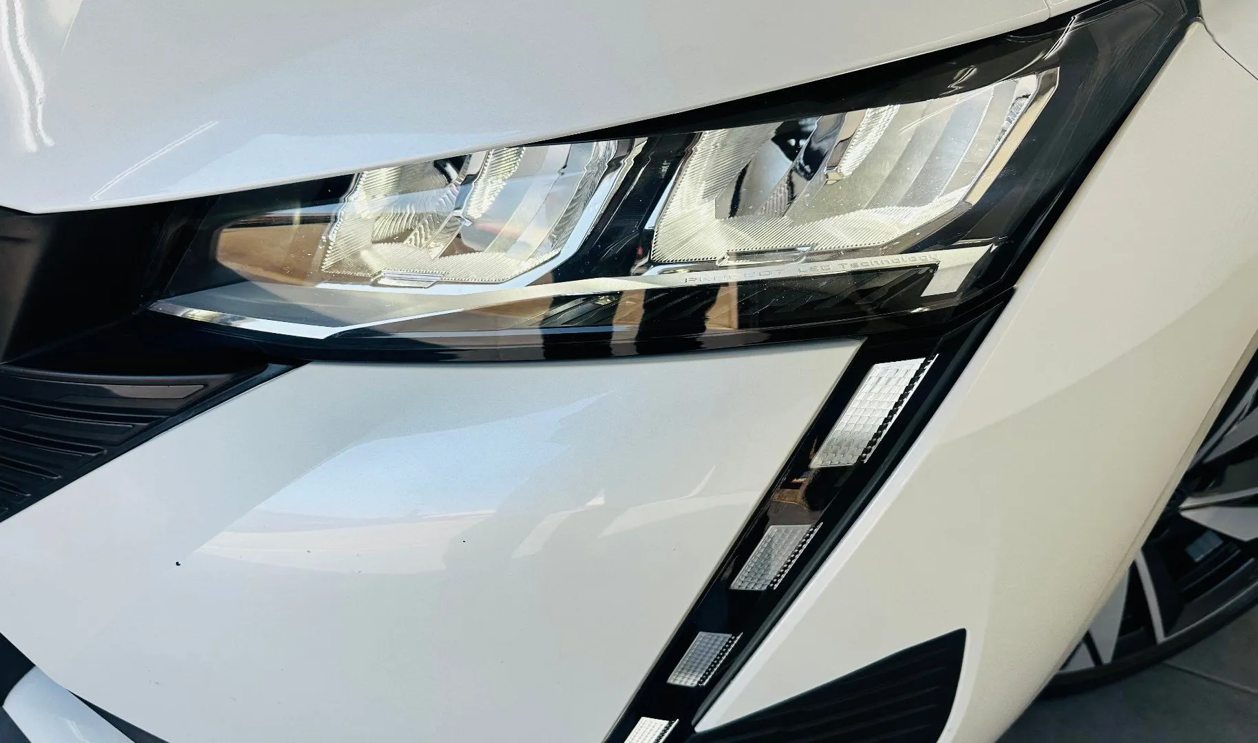 Zunanja slika - Peugeot 308 - 1.6 PHEV 133 KW  Pack Avt.NAVI.43.OOO KM - 16