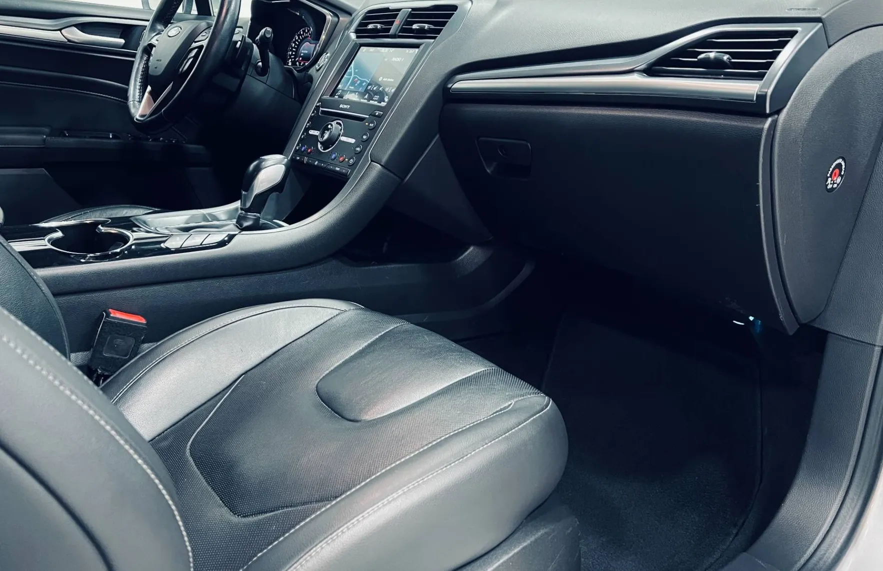 Zunanja slika - Ford Mondeo - 2.0 TDCi 132 kW Powershift Titanium - 11
