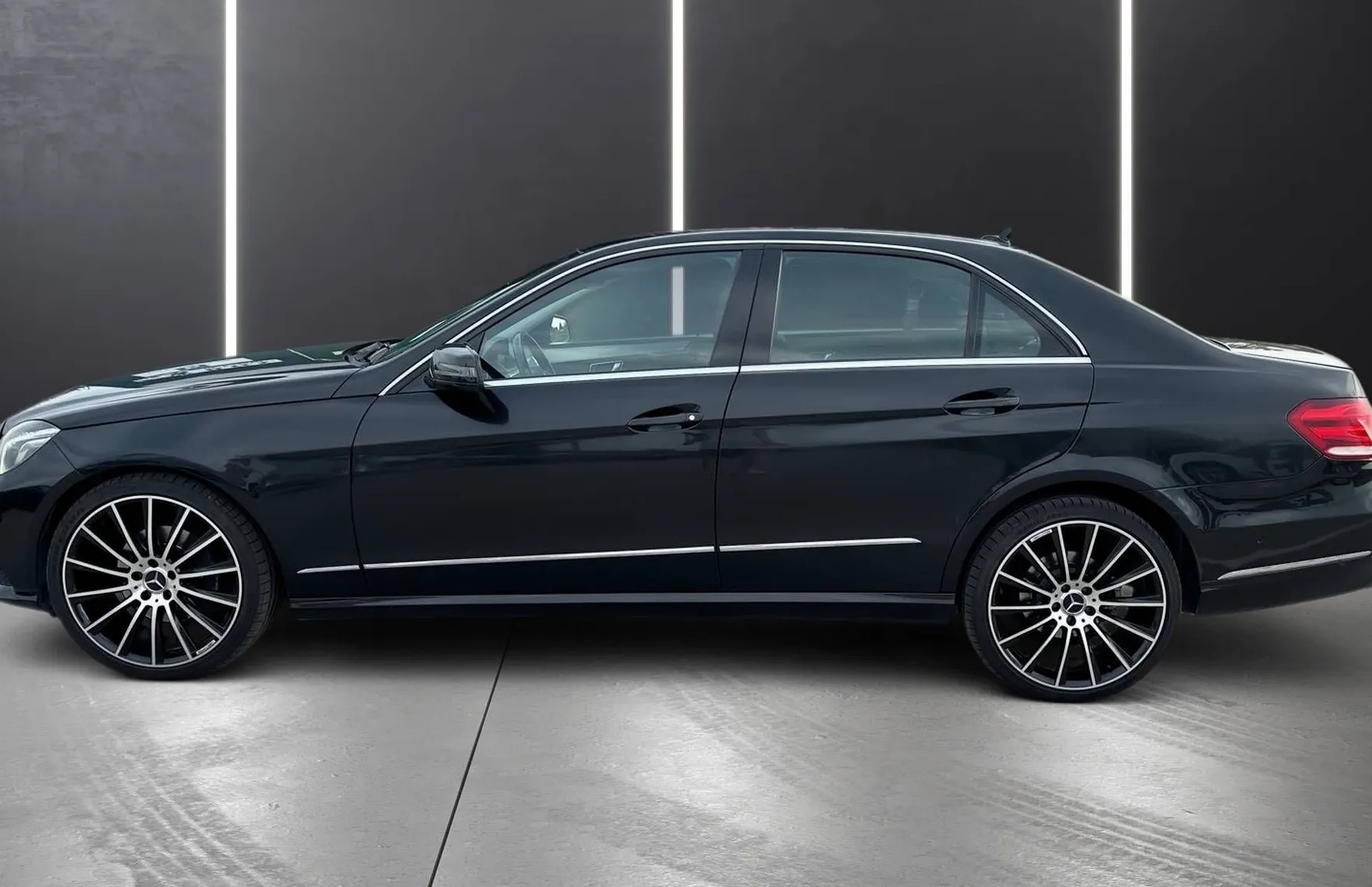 Zunanja slika - Mercedes-Benz E-Razred - 250 CDI SLOVENSKO VOZILO NAVI PDC TEMPOMAT TOP - 4