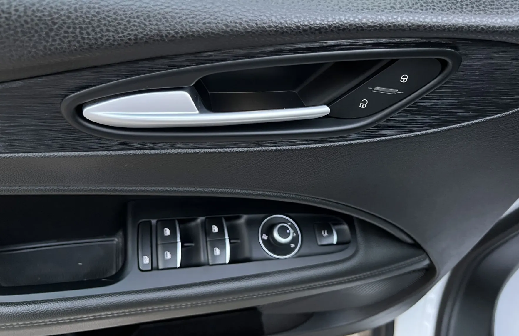 Zunanja slika - Alfa Romeo Stelvio - 2.2D Q4 190KM AVTOMATIK NAVI LED KAMERA 1.lastnik - 18