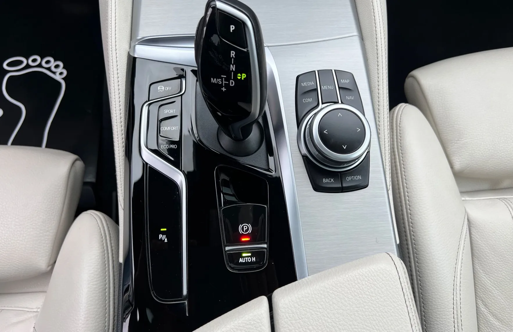 Zunanja slika - BMW Serija 5 - Touring: 530d M Sport Pano Vl. kljuka Laser - 14