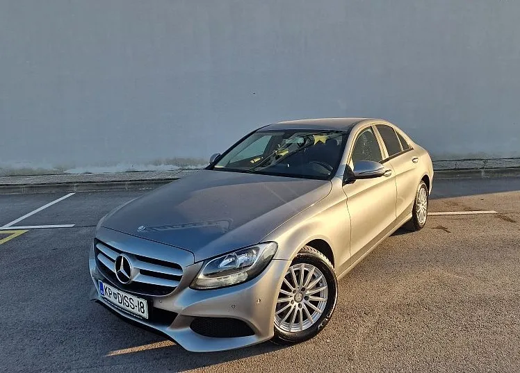 Zunanja slika - Mercedes-Benz C-Razred - 200d KOT NOV UREDIMO FINANCIRANJE - 1