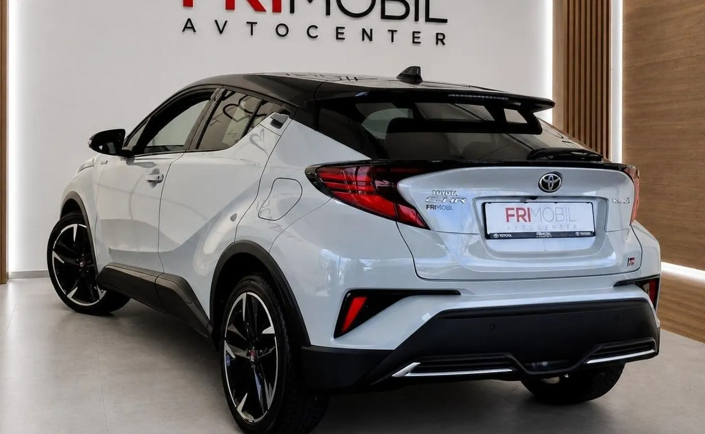 Zunanja slika - Toyota C-HR - Hybrid 2.0 GR Sport •ALCANTARA•FULL LED•SLO• - 4