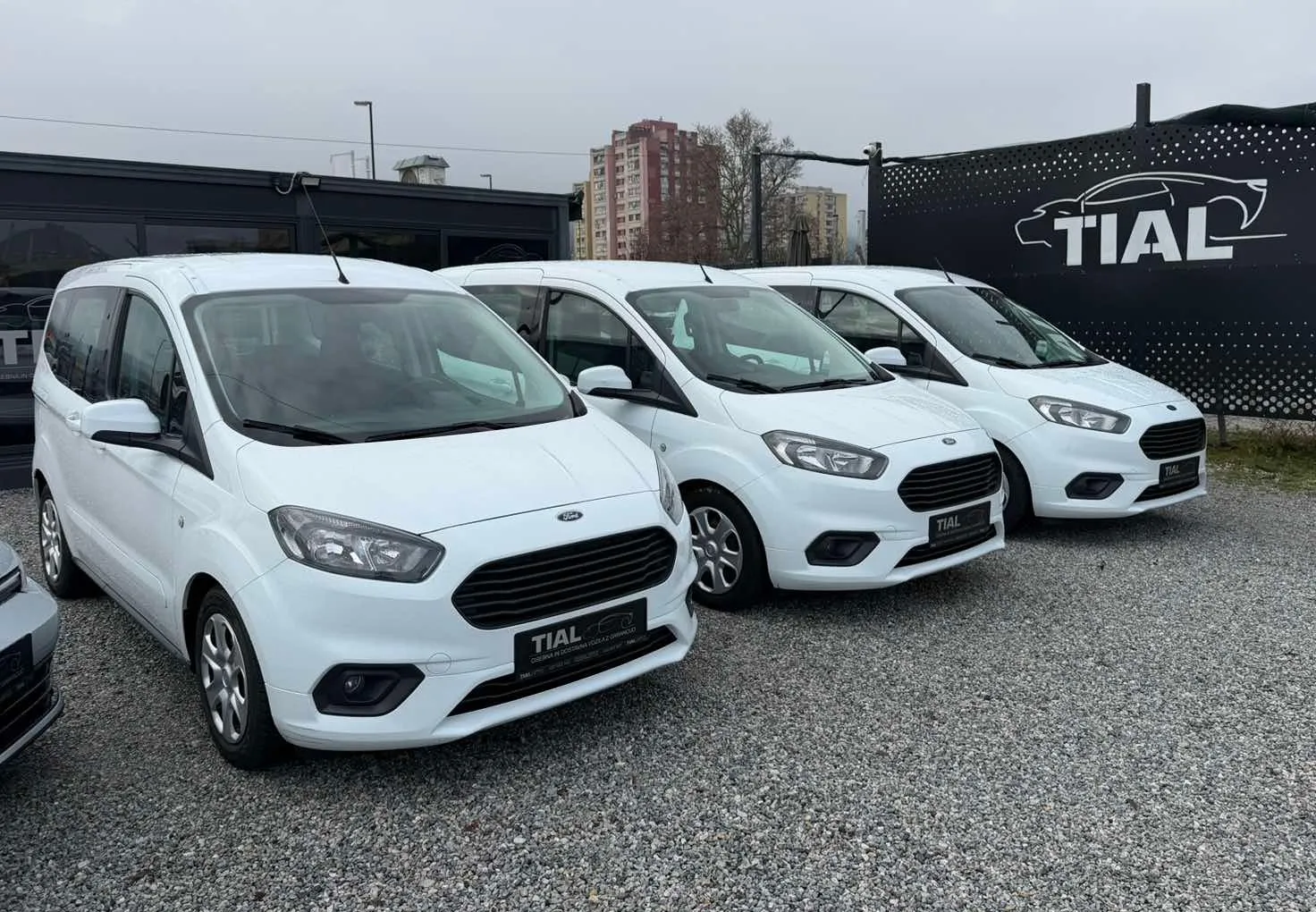 Zunanja slika - Ford Tourneo - Courier 1.5 TDCI 2X DRSNA-KLIMA-VEC VOZIL-SLO-6PRESTAV - 3