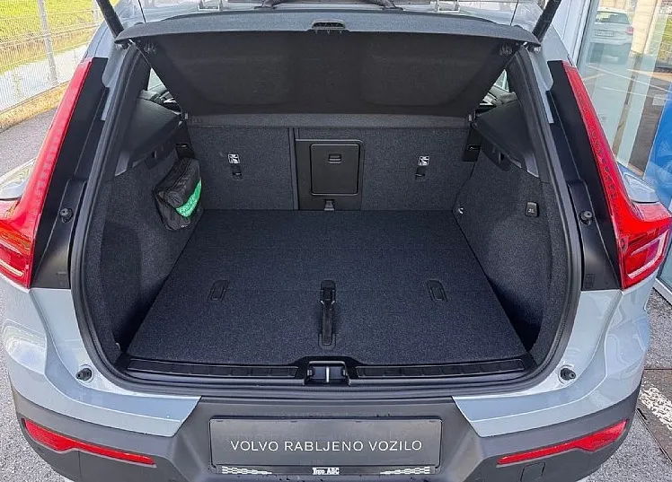 Zunanja slika - Volvo XC40 - B3 bencin 163hp AUT FWD DCT  SLO vozilo 1.lastnik - 14