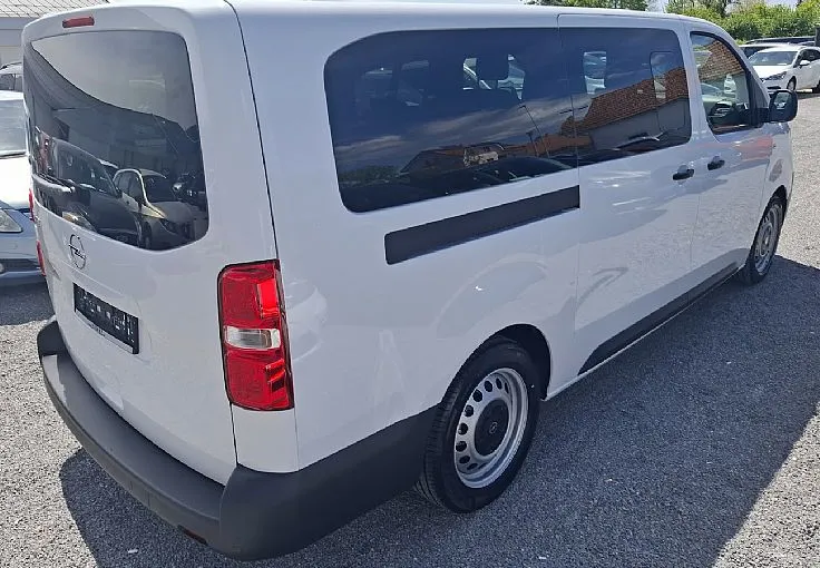 Zunanja slika - Opel Zafira - vivaro 2.2 diesel avtomatik - 9 SEDEŽEV - 3