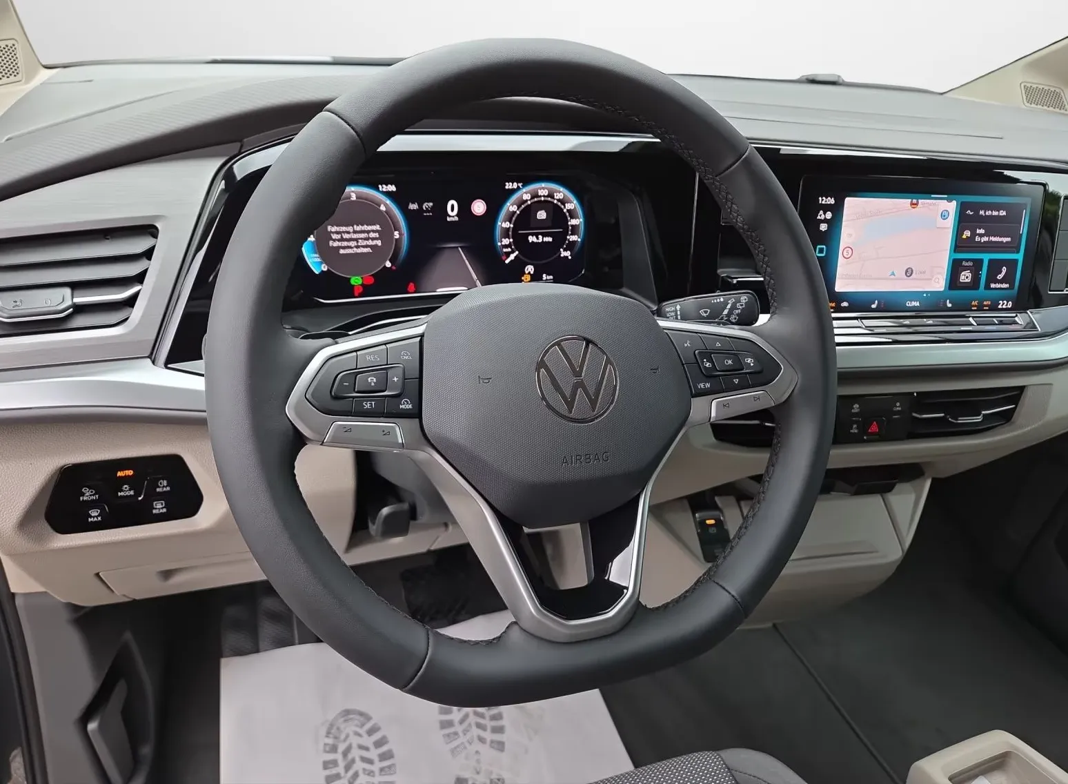 Notranja slika - Volkswagen Multivan - T7 L2 2.0 TDI AUT. SLO 1.LASTNIK IQ LED ACC 7SED. - 12