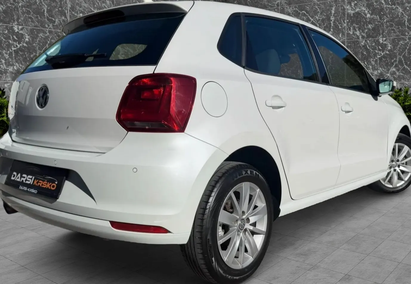 Zunanja slika - Volkswagen Polo - 1.4 TDI Highline PERLA BELA NAVI PDC ALU15 - 2