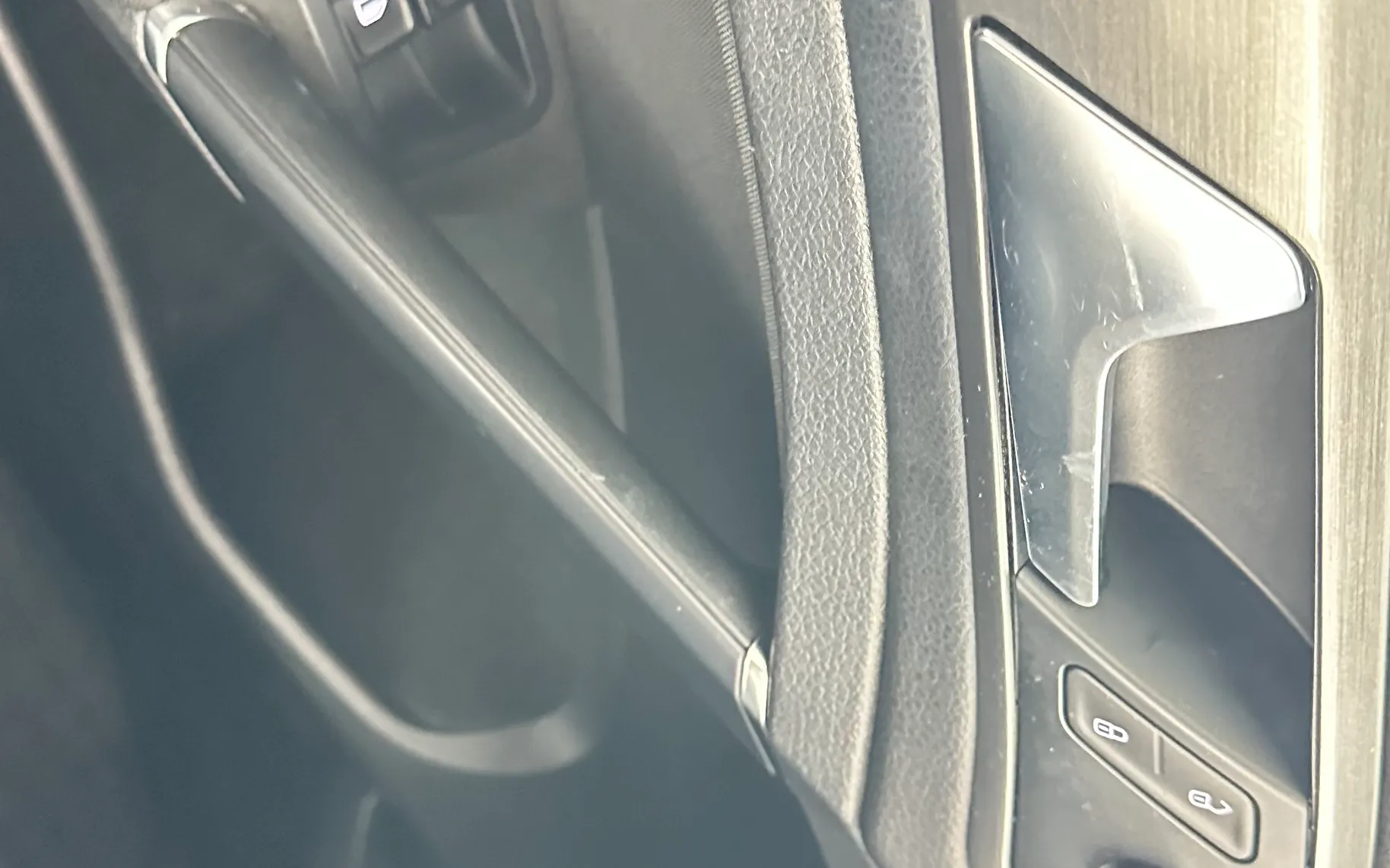 Zunanja slika - Volkswagen Golf - 1.6 TDI BMT,SLOVENSKI,166.000 KM,PRVI LASTNIK, - 10