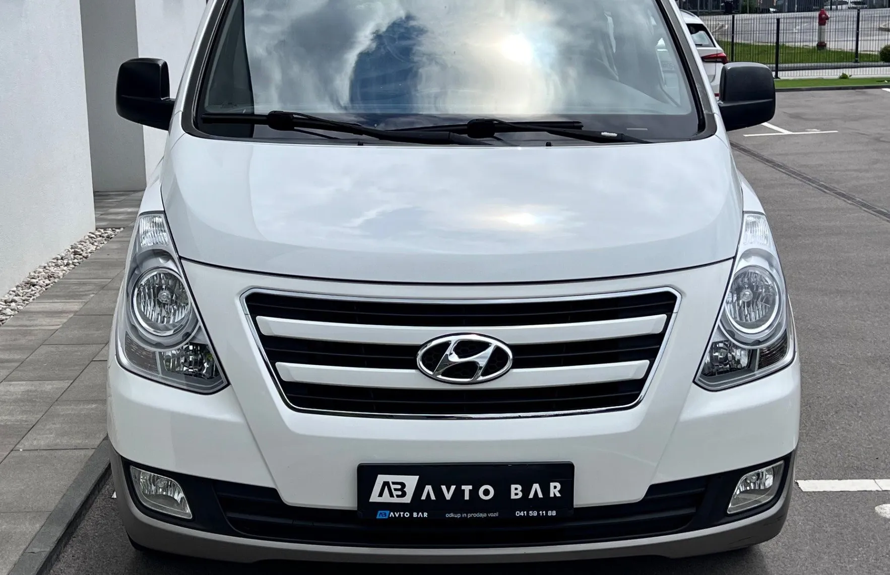 Zunanja slika - Hyundai H-1 - 2.5 CRDi+8SED+R.KAMERA+NAVI+3CONSKA KLIMA... - 2