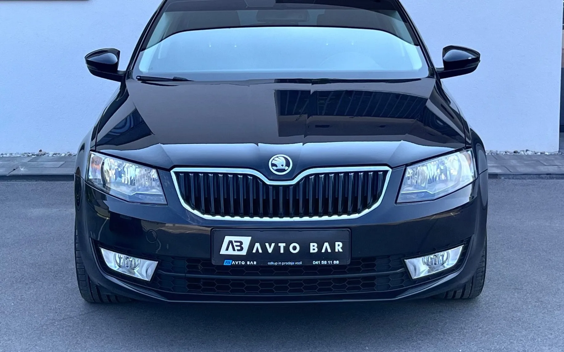 Zunanja slika - Škoda Octavia - 1.6 TDI+ALU+NAVI+DSG+KLJUKA - 2
