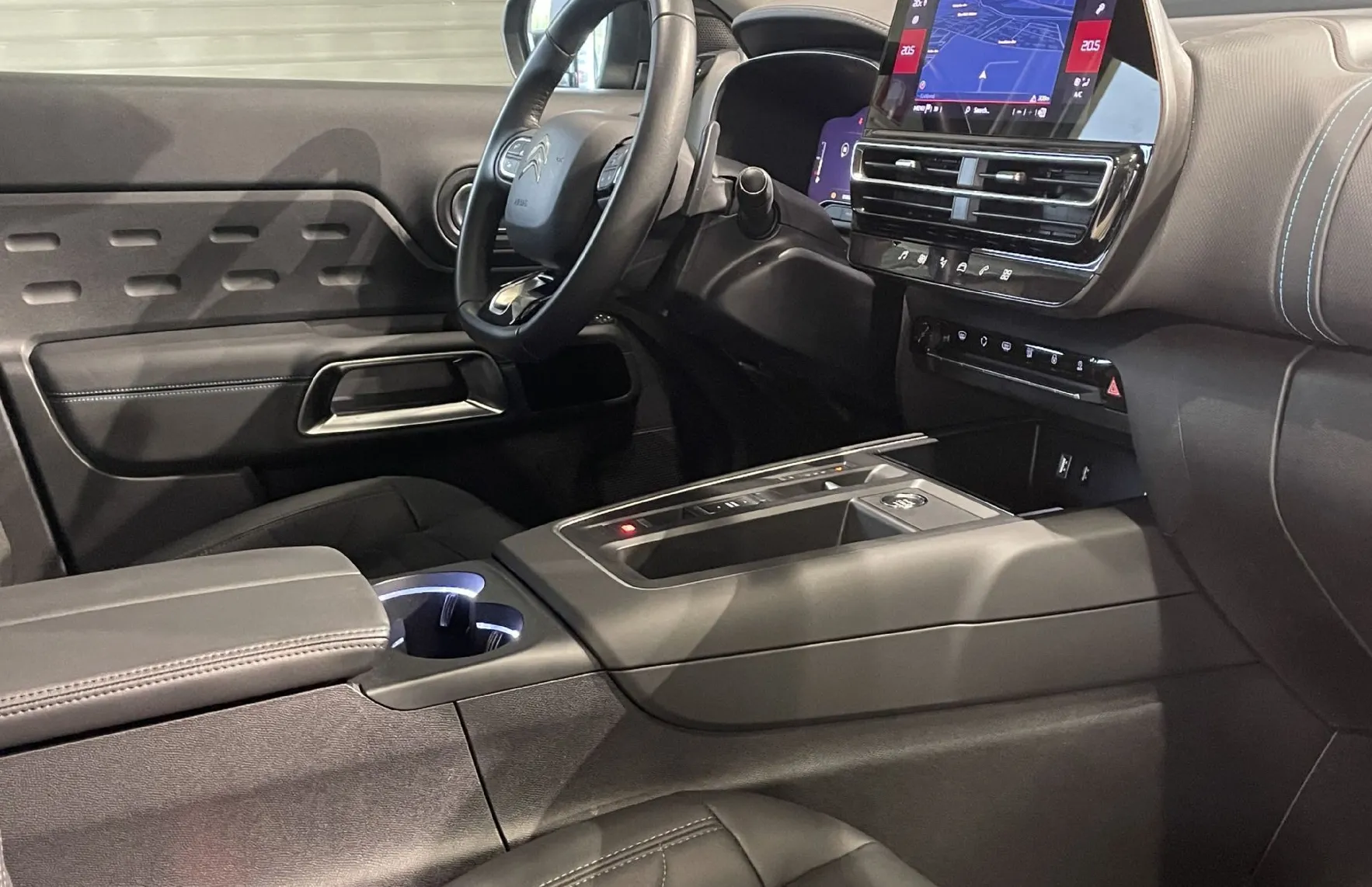 Zunanja slika - Citroën C5 Aircross - 1.LASTNIK-KEYLESS-NAVIGACIJA-360KAMERA-RADAR-LED - 12