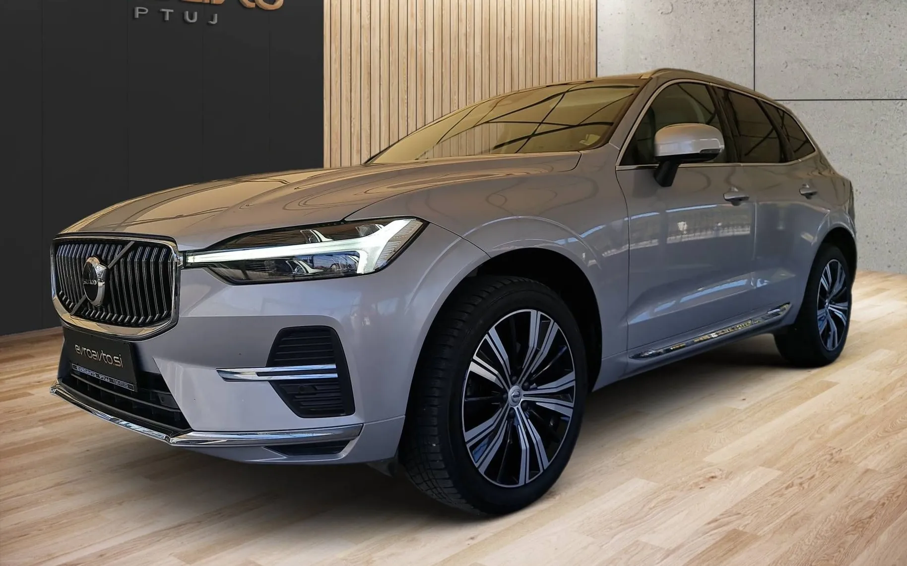 Zunanja slika - Volvo XC60 - B4  Plus Bright AWD•Redno vzdrževan•Alu. 20 - 1