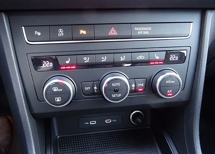 Zunanja slika - Seat Ateca - 1.5 TSI 150KM STYLE EDITION -VLEČNA KLJUKA -KAMERA - 11