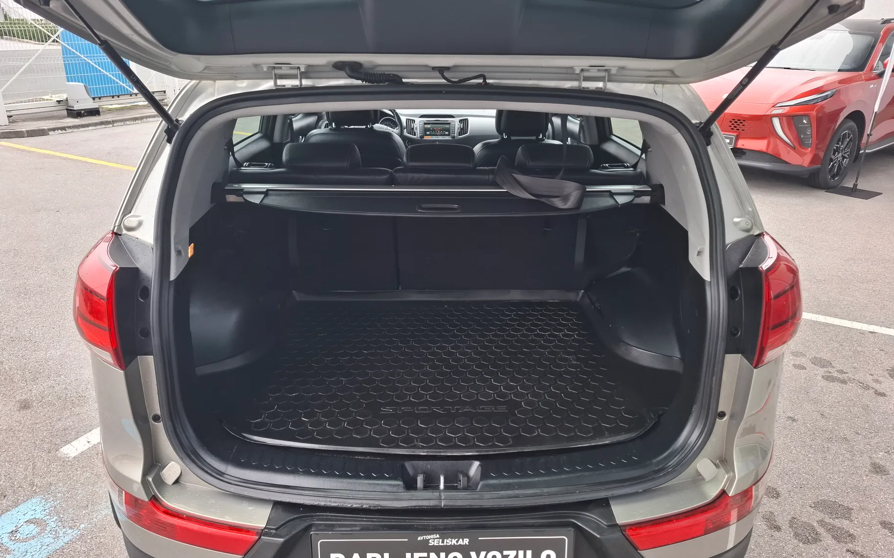 Zunanja slika - KIA Sportage - 2WD 1.7 TD - SLOVENSKI + ZNANA ZGODOVINA + KLJUKA - 16