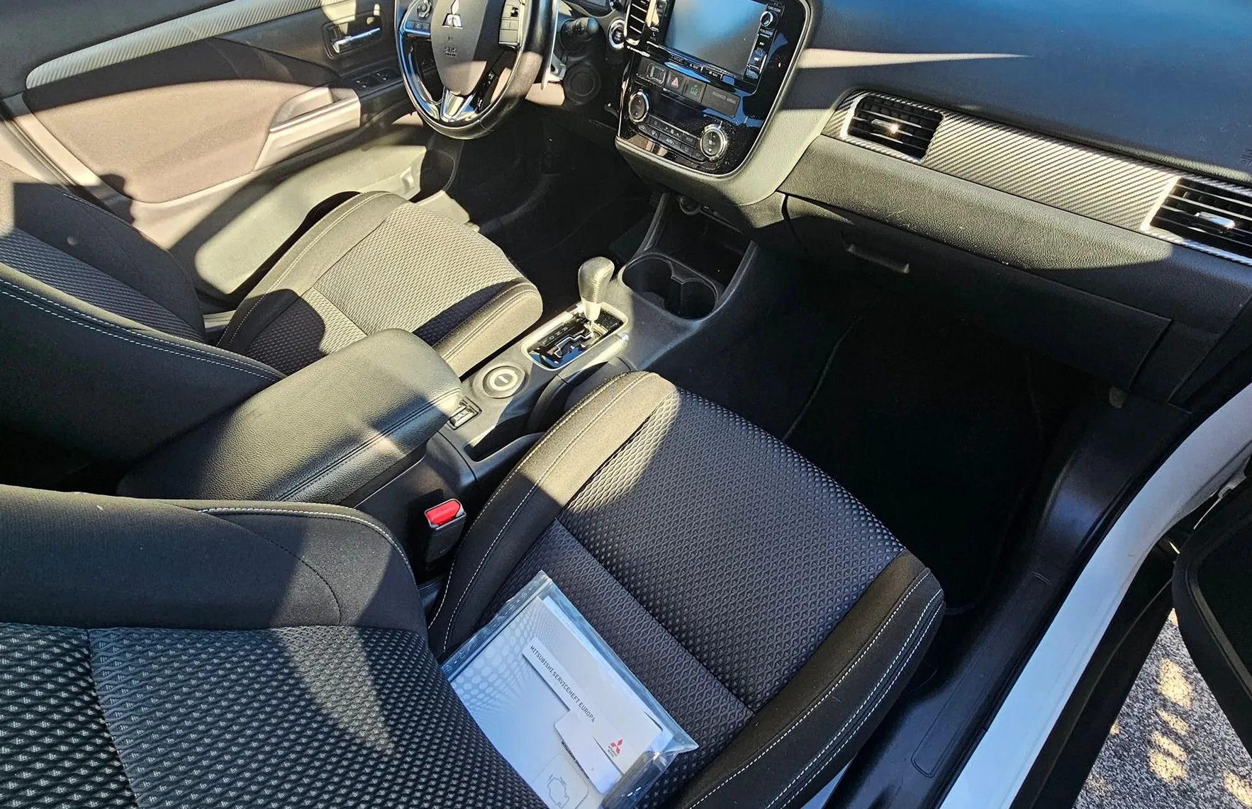 Zunanja slika - Mitsubishi Outlander - 2.2 DI-D 4WD INTENSE+4VT-.KLJUKA- LED-NAVI-PERLA B - 13