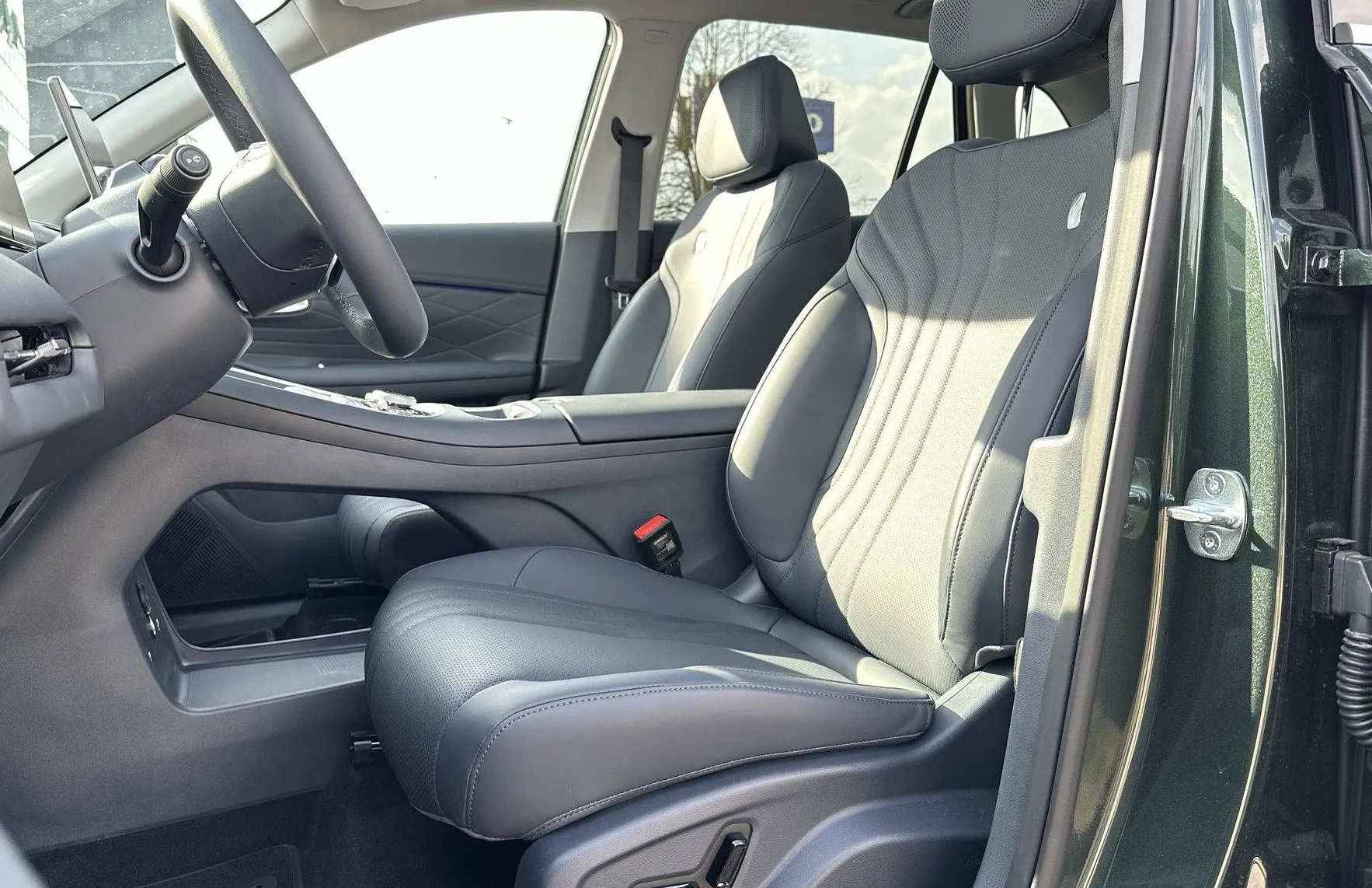 Zunanja slika - Geely StarRay EM-i - Plug-In Hybrid 1.5 Max Avt - 9