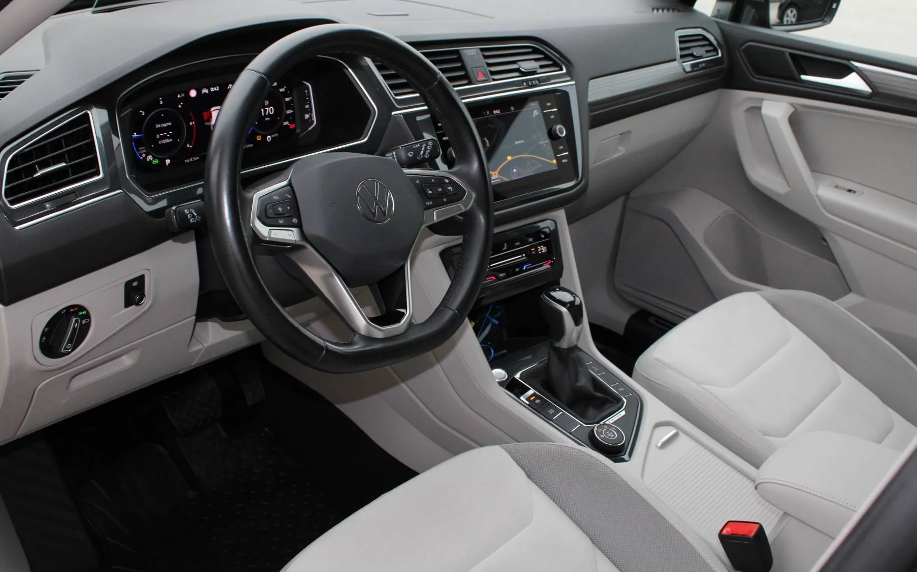 Zunanja slika - Volkswagen Tiguan Allspace - 2.0 TDI 4MOTION DCC VIRTUAL HEAD UP ACC IQ MATRIX - 9