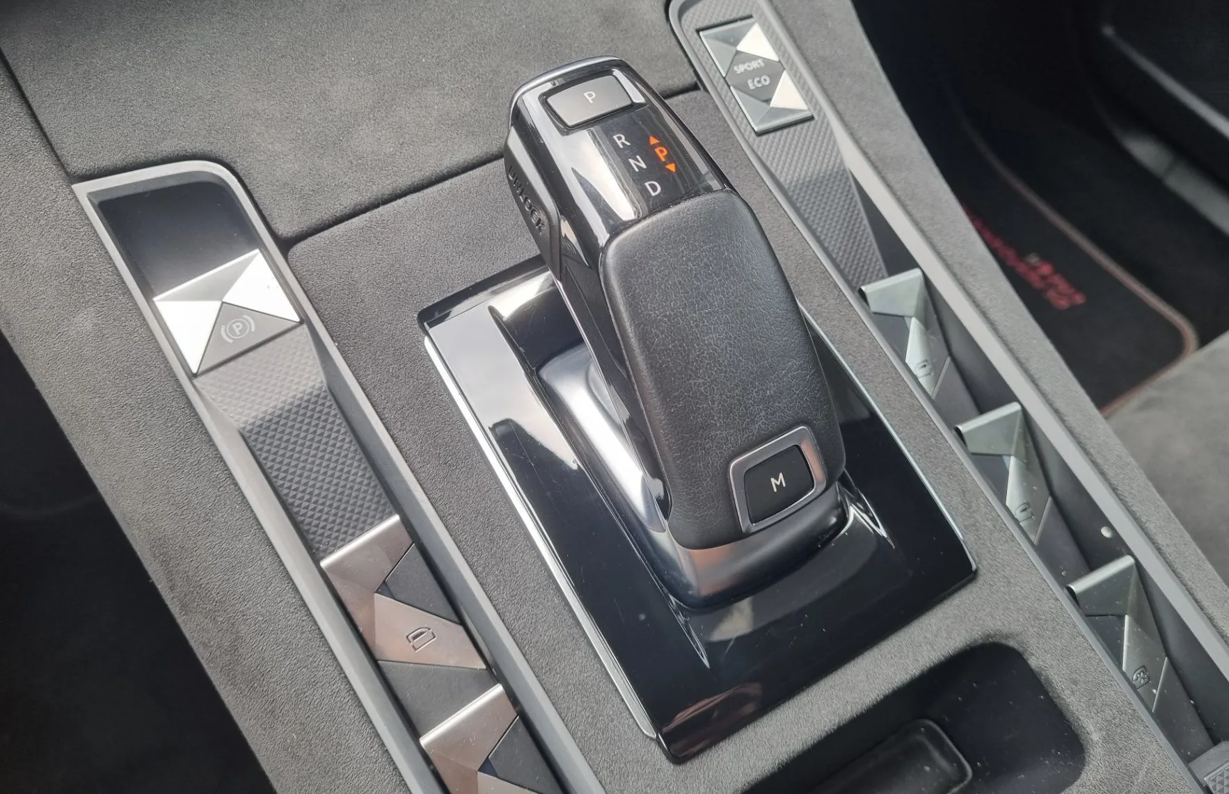 Zunanja slika - DS DS 7 Crossback - 1.2 PT PERFORMANCE LINE - AKCIJSKA CENA - 14