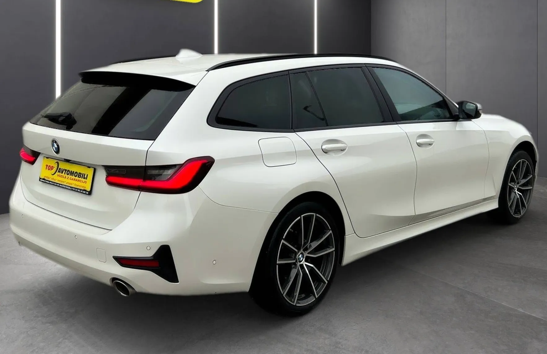 Zunanja slika - BMW Serija 3 - Touring: 320d xDrive FULL LED NAVI ACC KAM PDC VIRTUAL . - 6