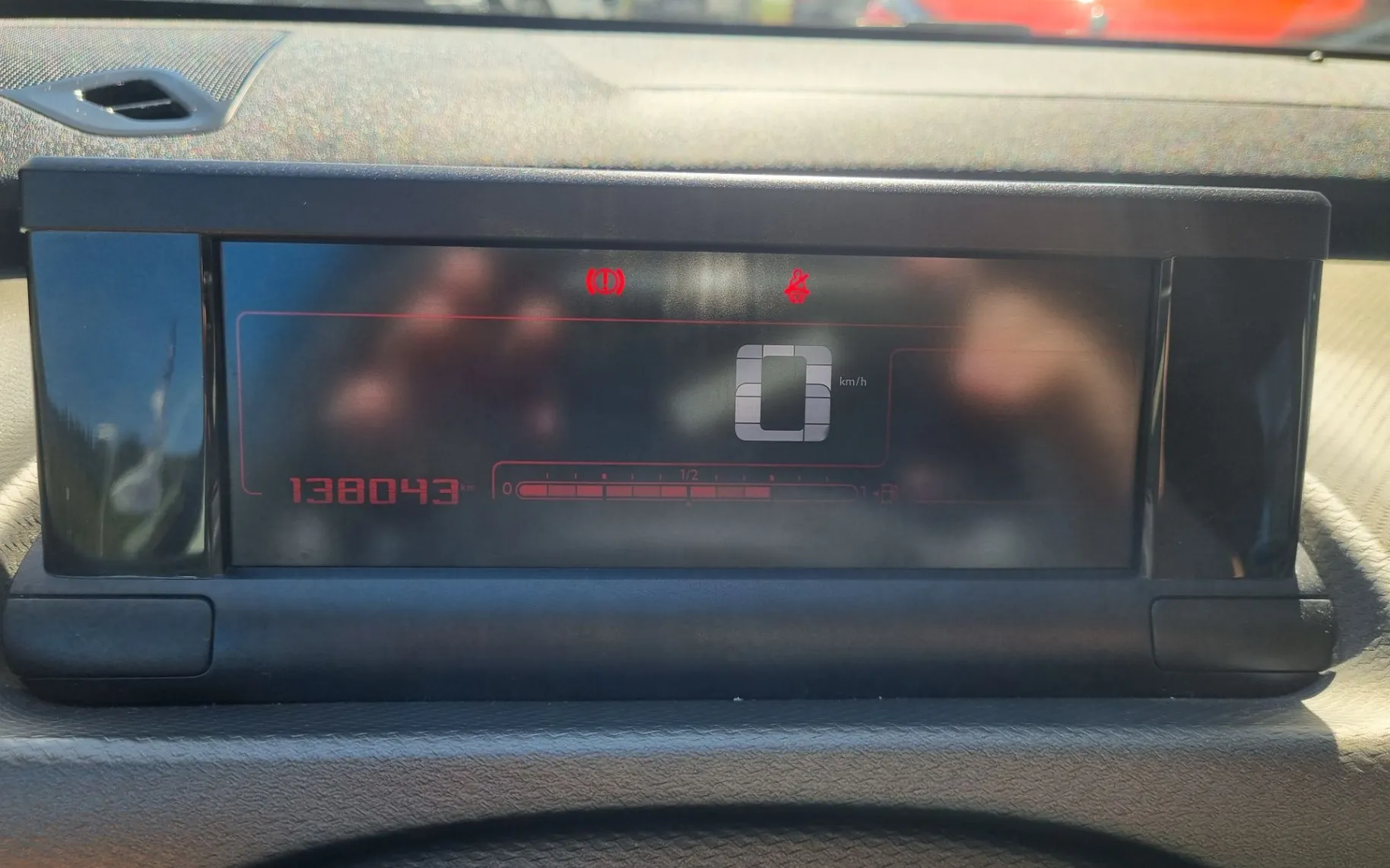 Zunanja slika - Citroën C4 - Cactus 1.6 HDi - SLOVENSKO POREKLO - POTRJENA SERVISNA - 14