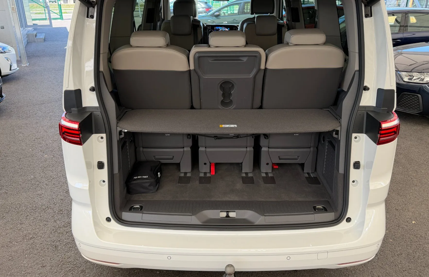 Zunanja slika - Volkswagen Multivan - Edition L1 2.0 TDI DSG-SLO-1.LASTNIK-ALKANTARA - 11