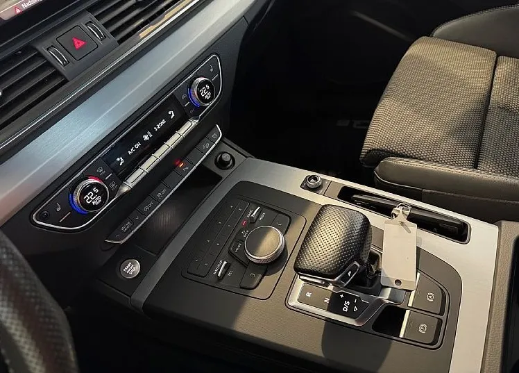Zunanja slika - Audi Q5 - 40 TDI quattro S tronic - S LINE - SLO-VSA OPREMA - 19