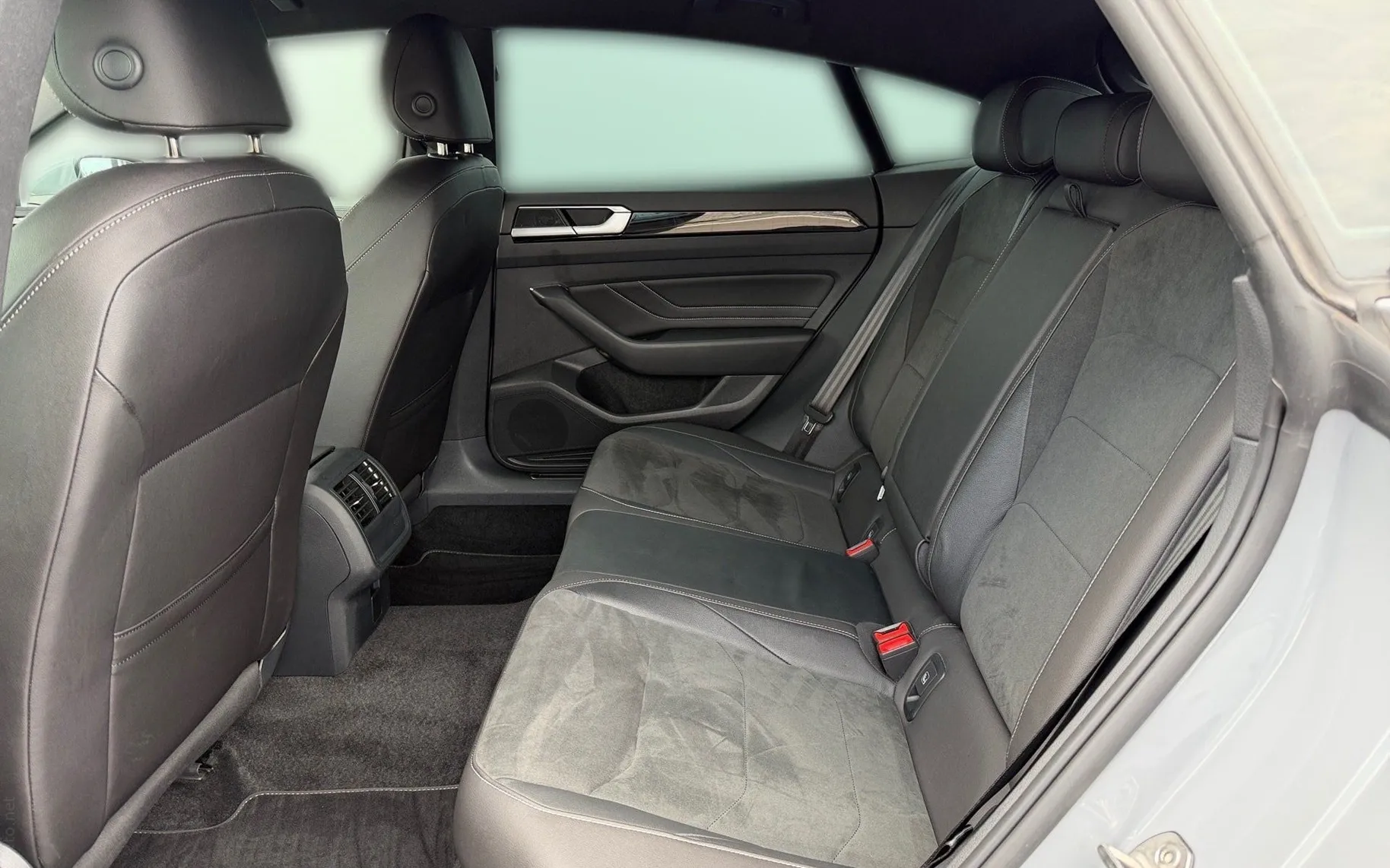 Notranja slika - Volkswagen Arteon - 2.0 TDI BMT R-Line DSG-Masaža-Vl.Kljuka-ACC-PDC... - 8