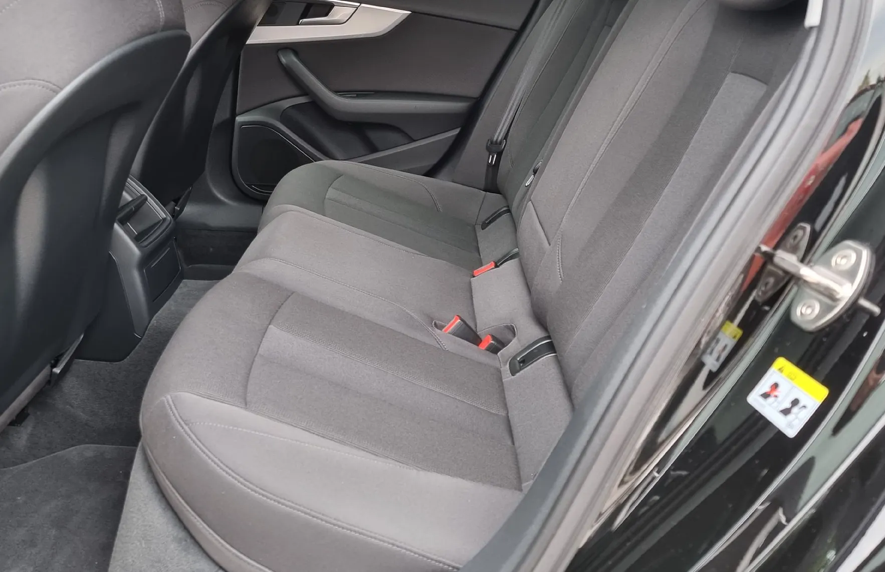 Zunanja slika - Audi A4 - Avant 2.0 TDI S tronic S-line - 12