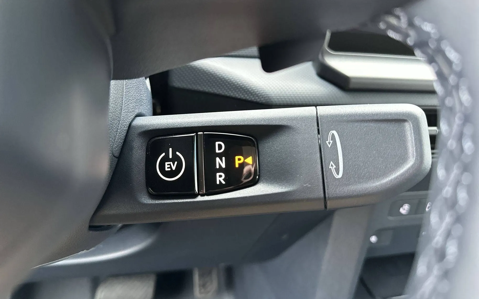 Notranja slika - KIA PV5 - 71.2 kWh baterija 120 kW 163 KS  Quantum... - 20