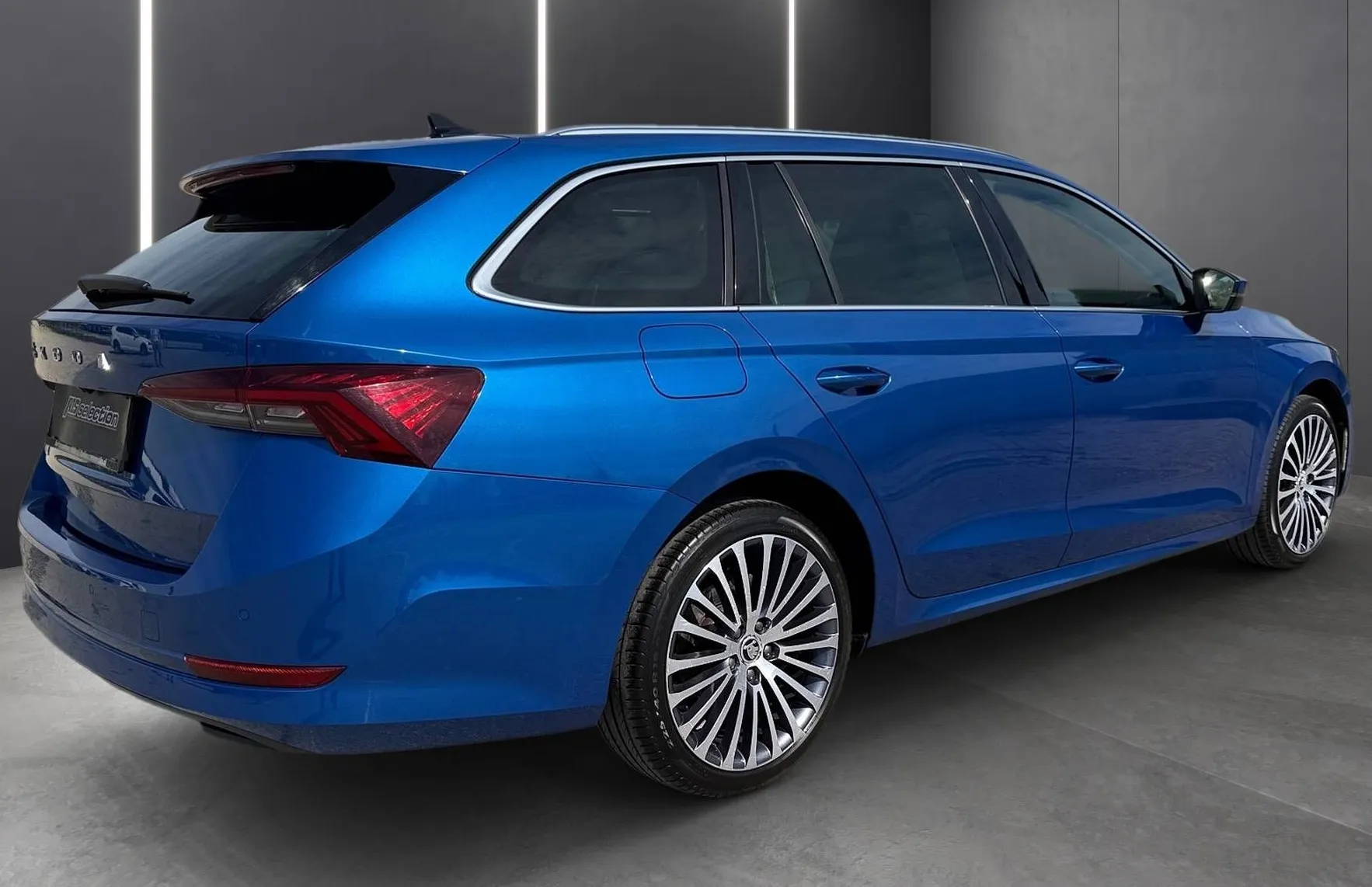 Zunanja slika - Škoda Octavia - 2.0 TDI Style DSG-Matrix-DCC-ACC-Vlečna kljuka - 3