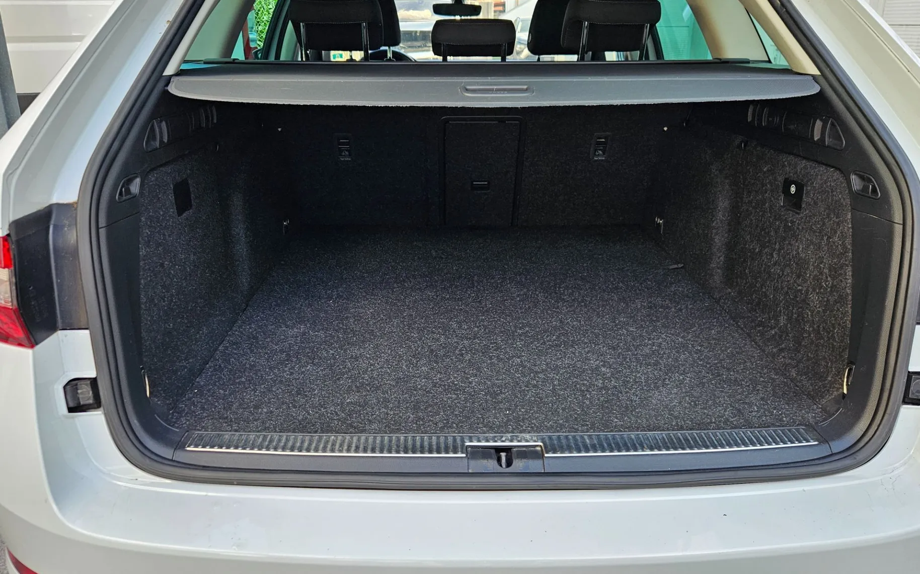 Zunanja slika - Škoda Superb - Combi iV 1.4 TSI Ambition DSG - 15