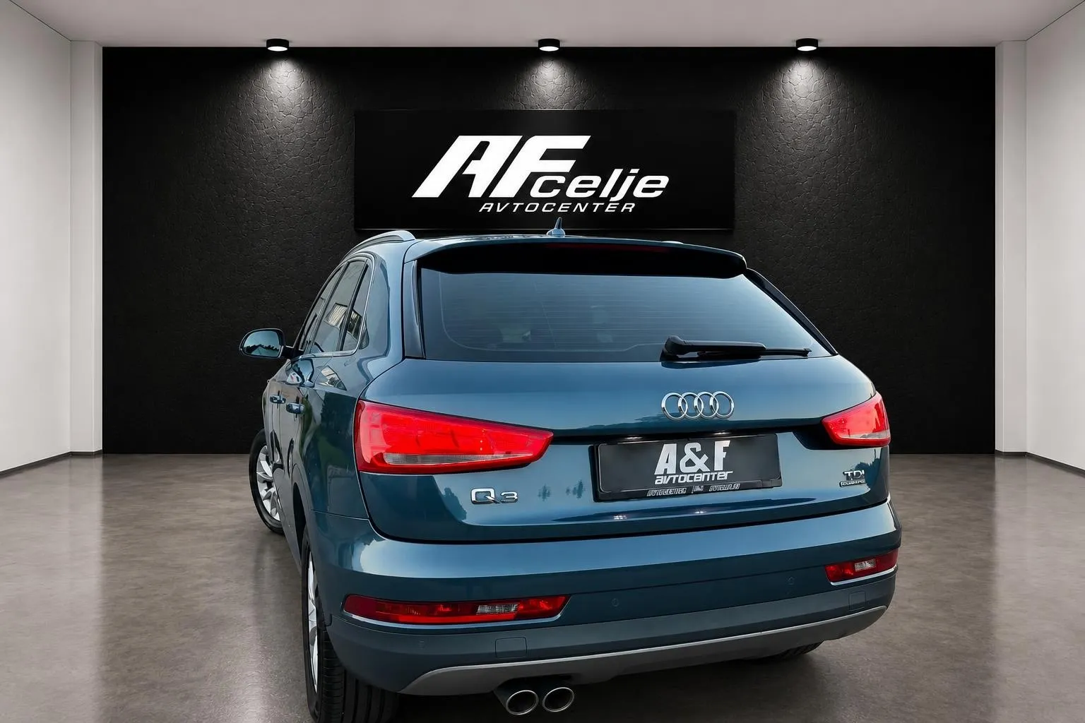 Notranja slika - Audi Q3 - 2.0 TDI-Q-4X4-161.000km-LIZING ZA TUJCE- - 7