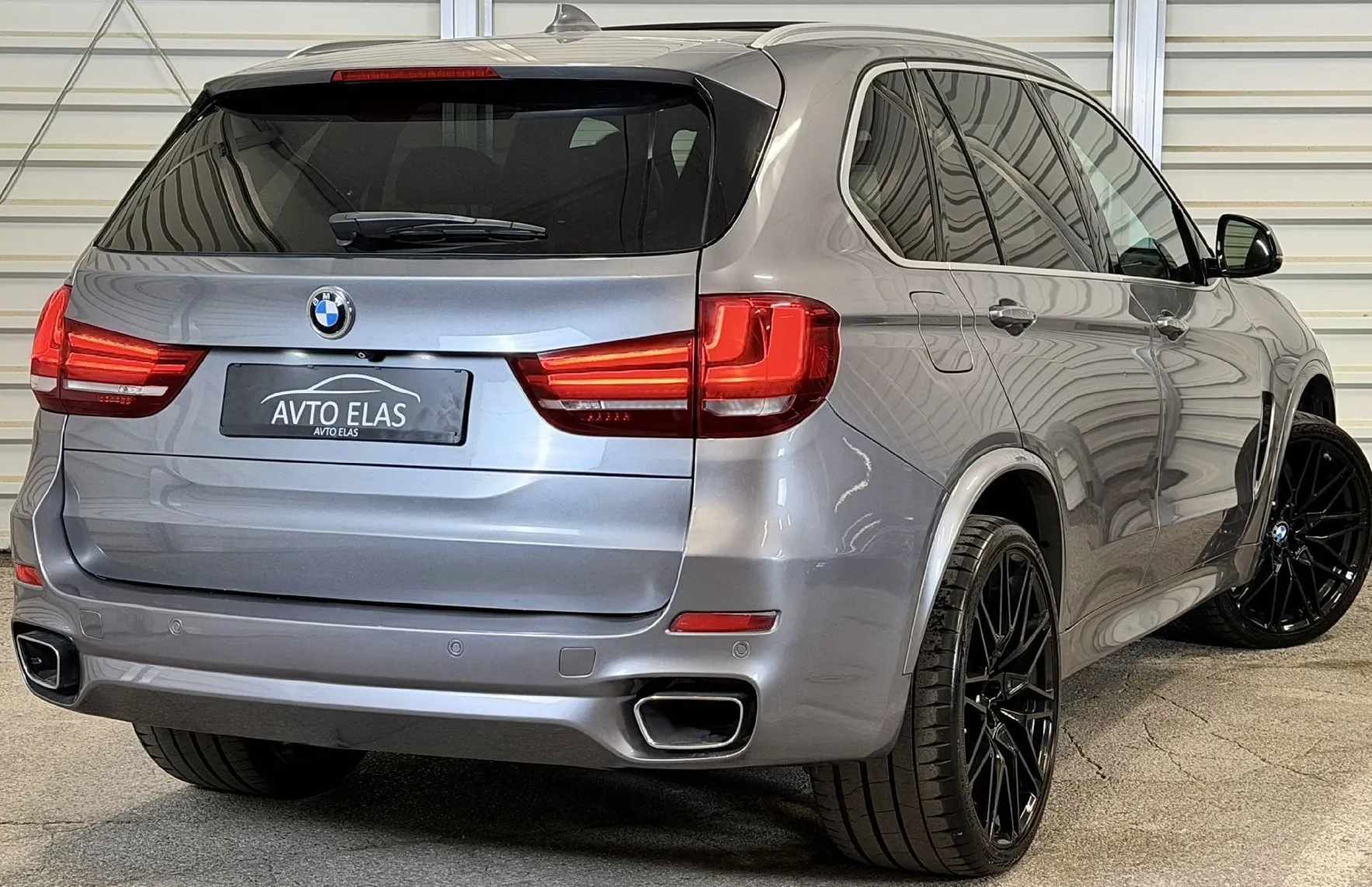Zunanja slika - BMW X5 - serija : XDRIVE - PANO - HUD - GRET. SED. - KLJUKA - KAME - 7