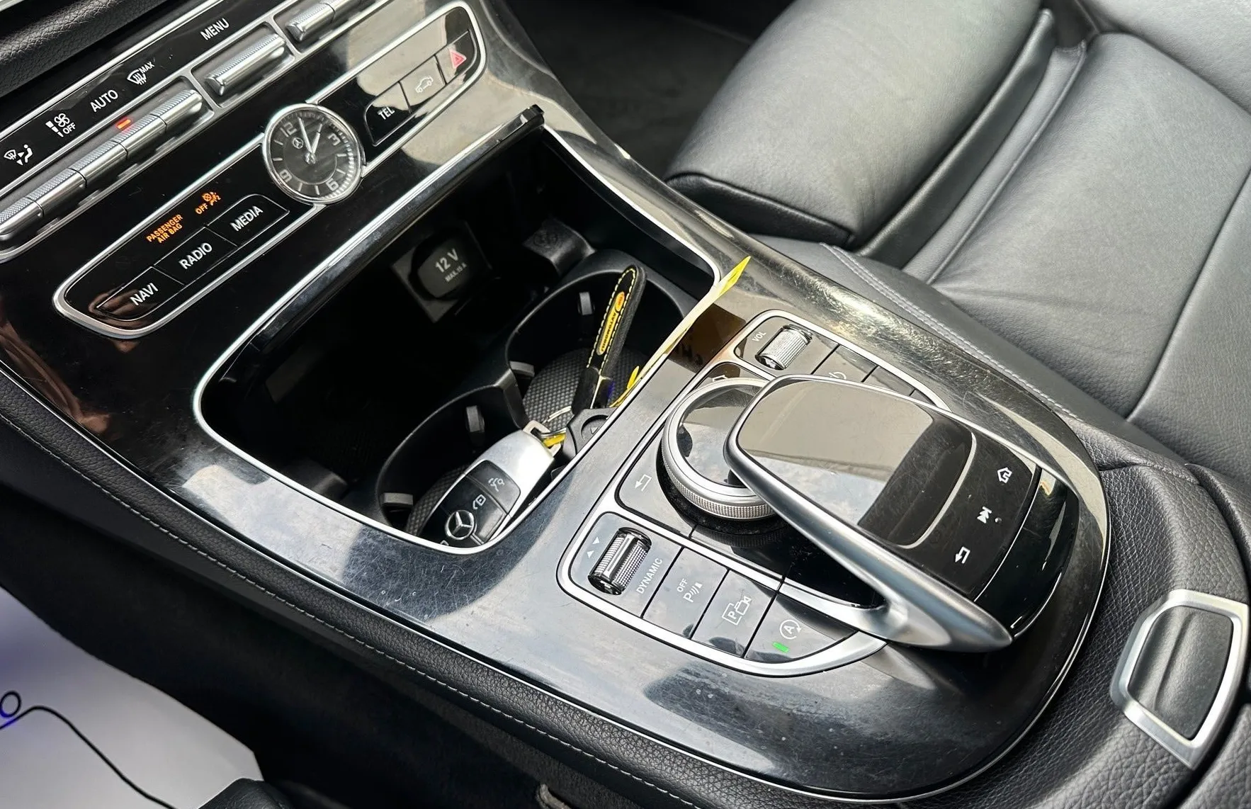 Zunanja slika - Mercedes-Benz E-Razred - E 220d FULL LED TEMPOMAT NAVI 360 KAMERA PDC - 17