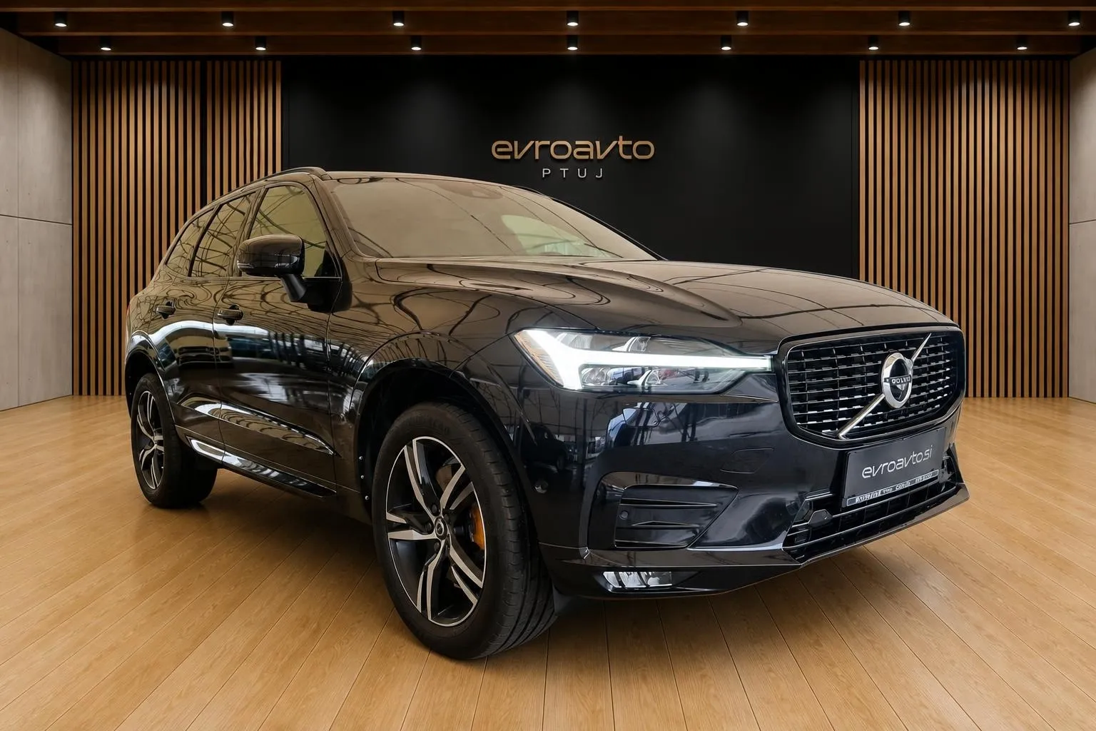 Zunanja slika - Volvo XC60 - B4D R-Design Avt.-Head-up zaslon  HUD -360-Radar - 6