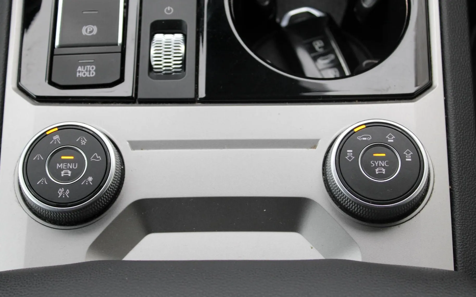Zunanja slika - VW Touareg - V6 TDI R-LINE LUFT MASAŽA IQ MATRIX ACC KAM PANO.. - 16