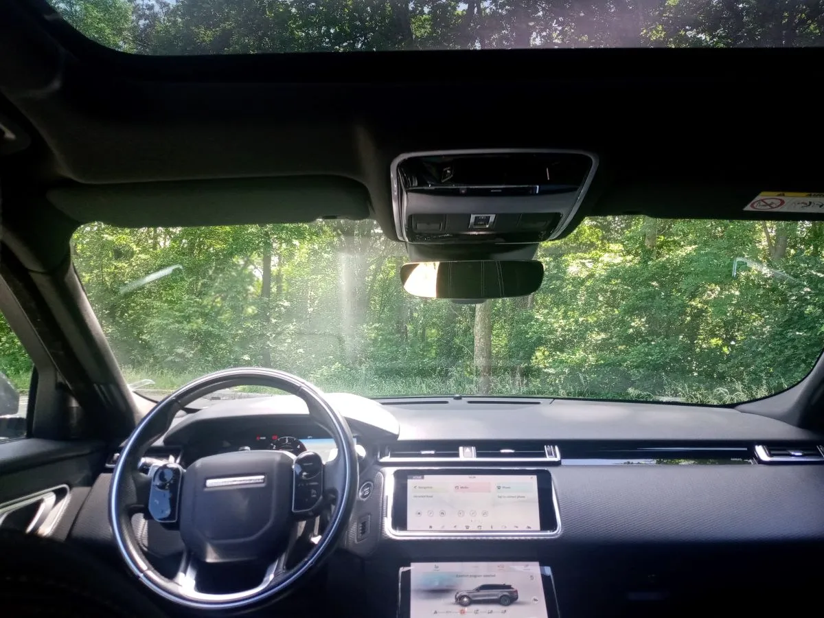 Notranja slika - Land Rover Range Rover - VELAR  R-DYNAMIC 4WD - 6
