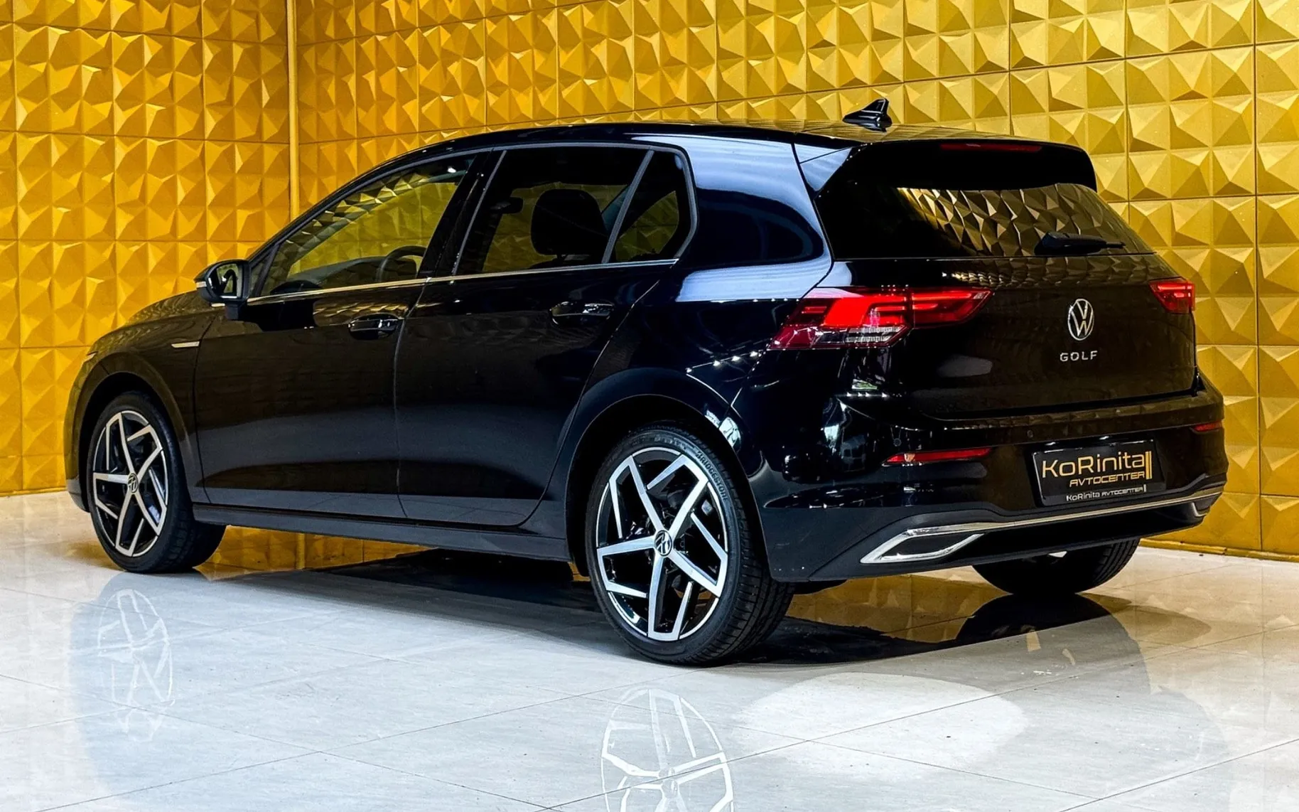 Notranja slika - Volkswagen Golf - 2.0 TDI AUT.-LED-VIRTUAL-MASAZA-MEMORY-GRETJE - 7