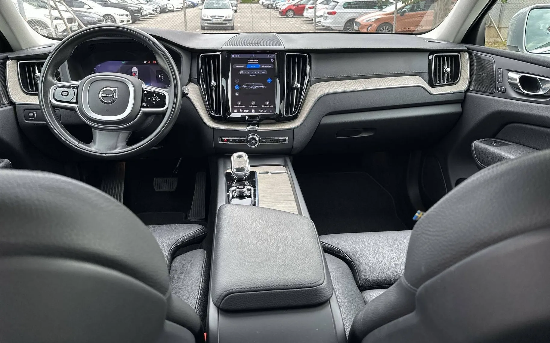 Notranja slika - Volvo XC60 - B5D AWD Inscription Avt. - 20