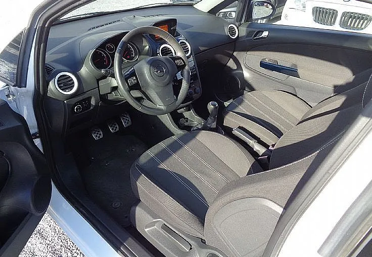 Zunanja slika - Opel Corsa - Color Edition 1.4 16V -SAMO 96.000km -BERI OPOMBE - 7
