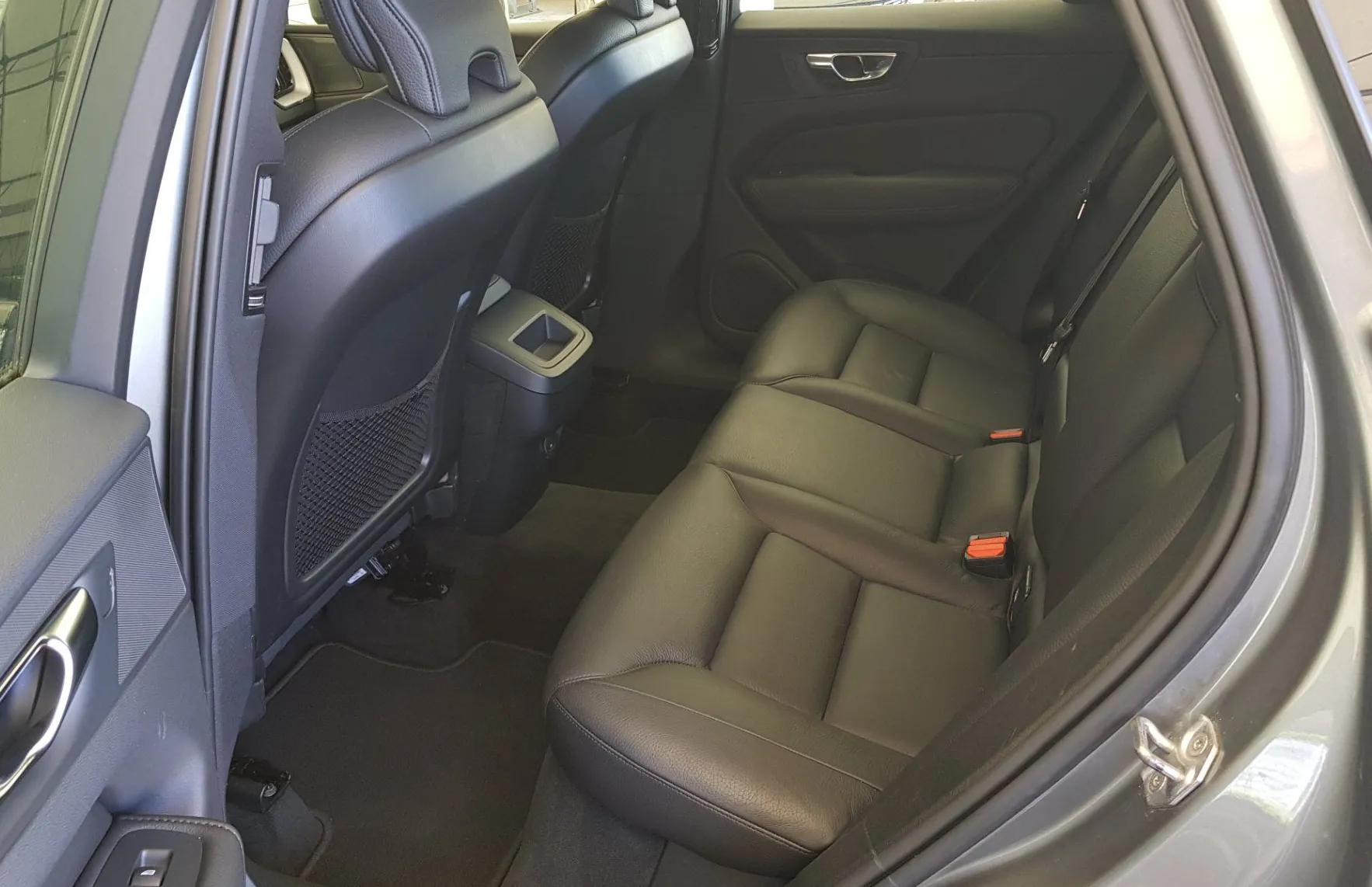 Zunanja slika - Volvo XC60 - B4D AWD Momentum Avt. - 10