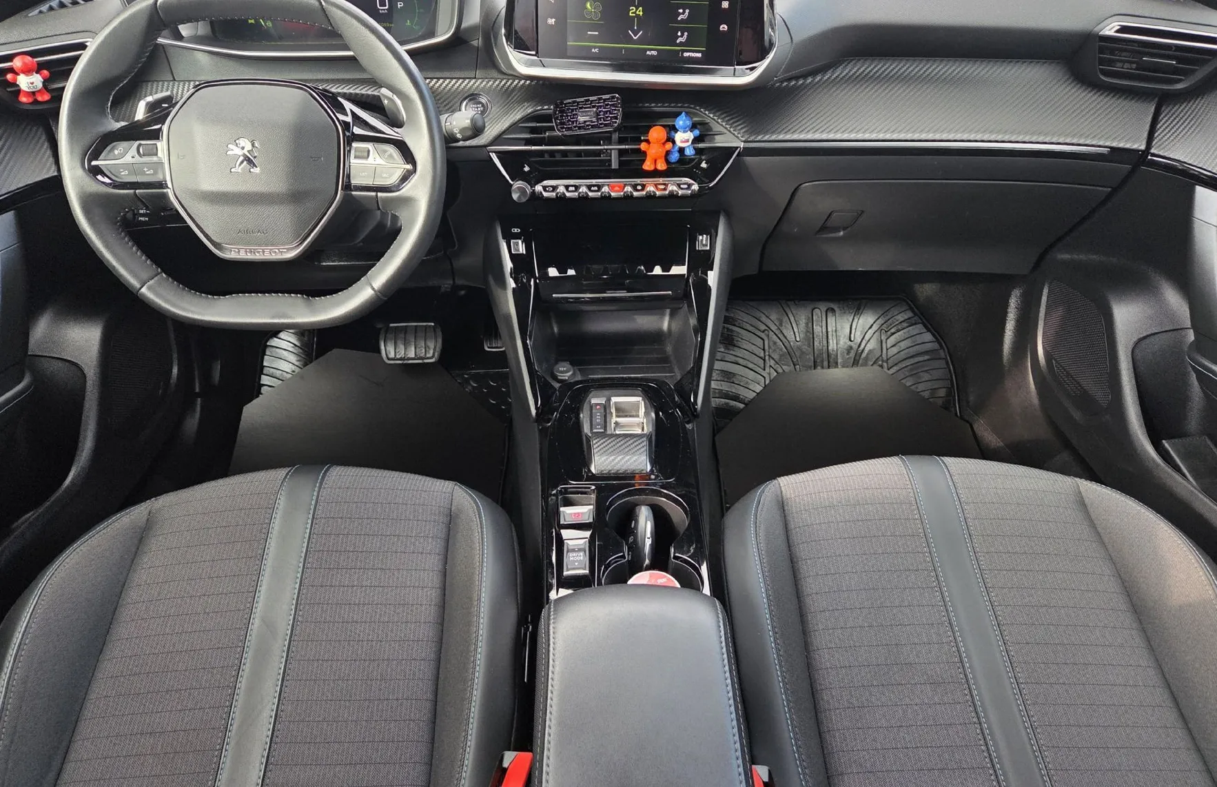 Zunanja slika - Peugeot 2008 - 1.2-SLO-1LASTNIK-SAMO36000KM-FULLED-KAMERA-NAVI.. - 11